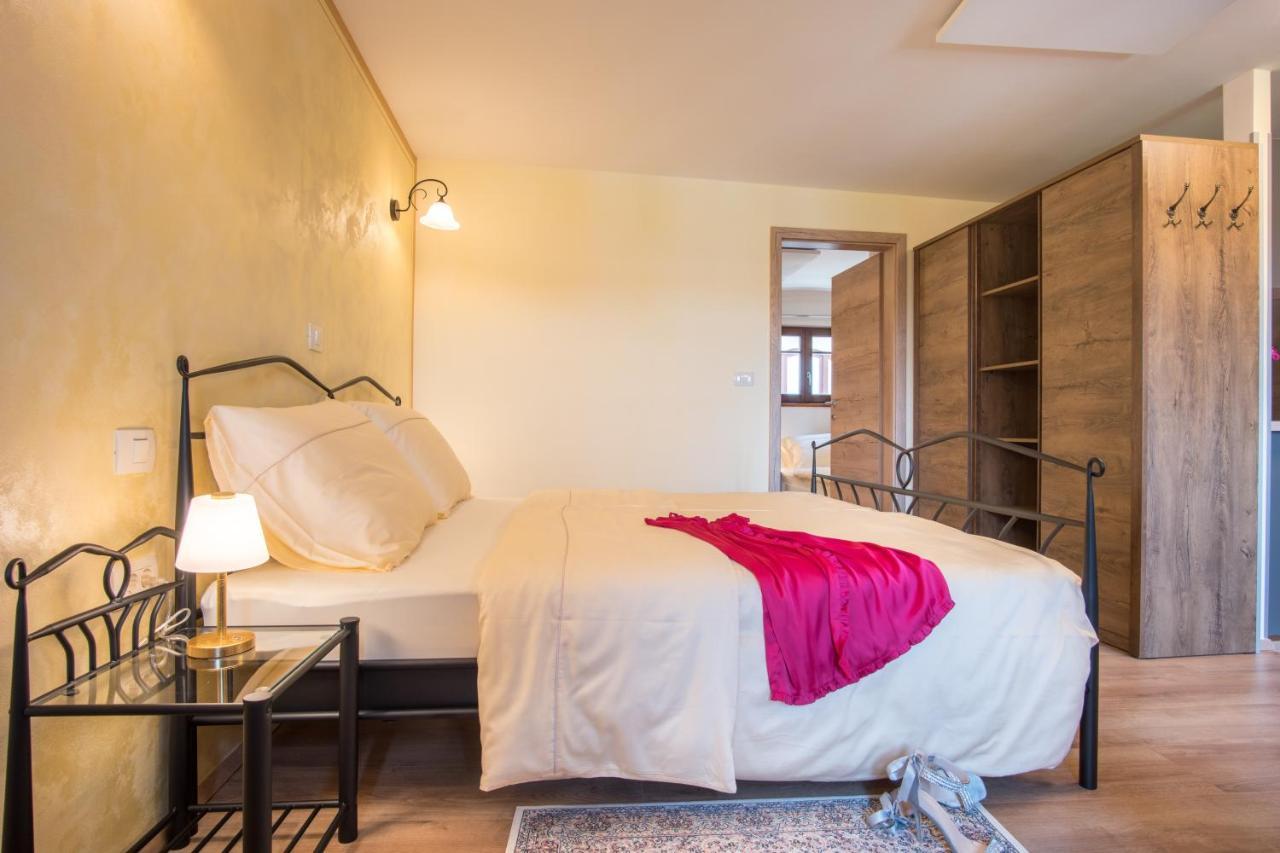 Vila Radolca Apartments & Rooms ラドヴリツァ エクステリア 写真